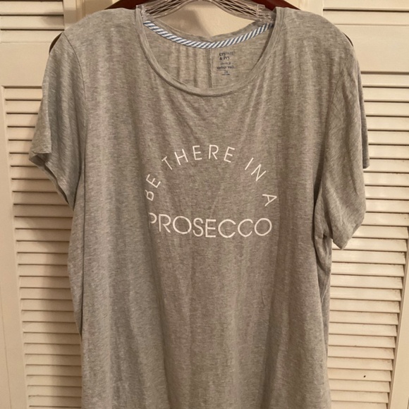 Women’s tops - Picture 2 of 3